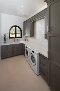 cliff-side-home-laundry-room-design-100